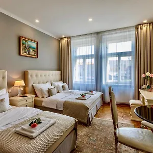 https://slabur-residence.praguehotelsweb.com